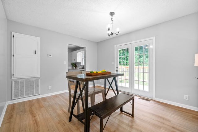 271 Golden Pond Ave, Oak Grove, KY 42262