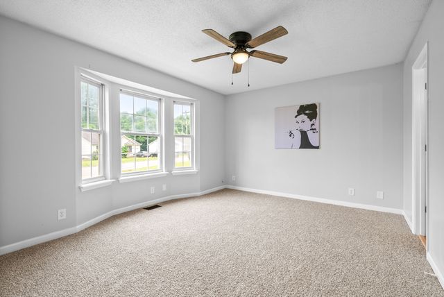271 Golden Pond Ave, Oak Grove, KY 42262