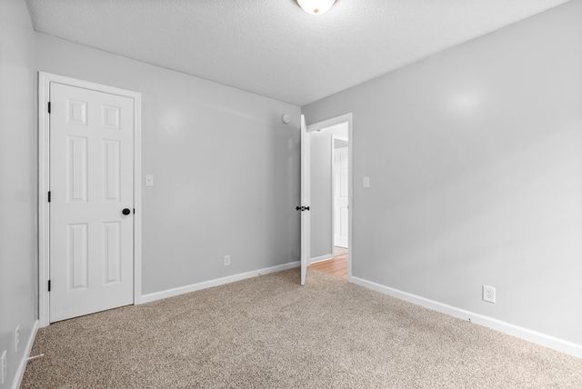 271 Golden Pond Ave, Oak Grove, KY 42262