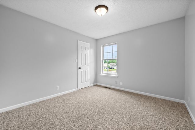 271 Golden Pond Ave, Oak Grove, KY 42262