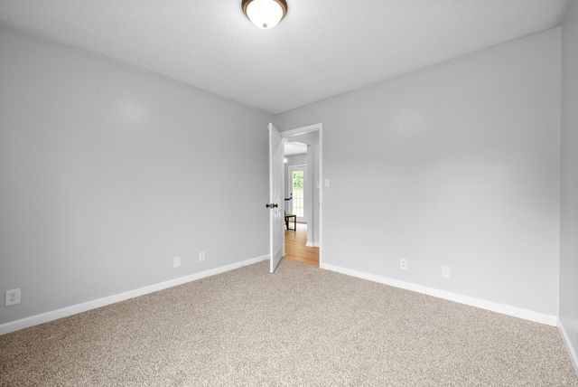 271 Golden Pond Ave, Oak Grove, KY 42262