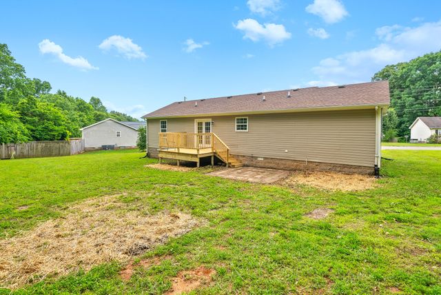 271 Golden Pond Ave, Oak Grove, KY 42262