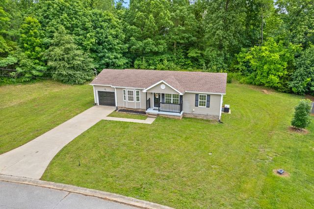 271 Golden Pond Ave, Oak Grove, KY 42262