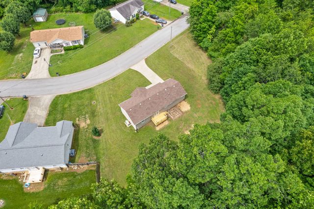 271 Golden Pond Ave, Oak Grove, KY 42262