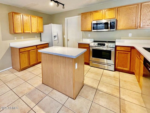 1704 E Renegade Trail, San Tan Valley, AZ 85143