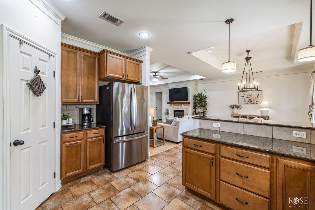 Image 15 of property listing at 3933 Margaret Lane, San Angelo, TX 76904