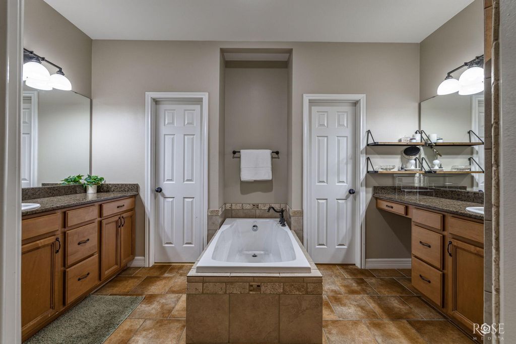 Image 18 of property listing at 3933 Margaret Lane, San Angelo, TX 76904