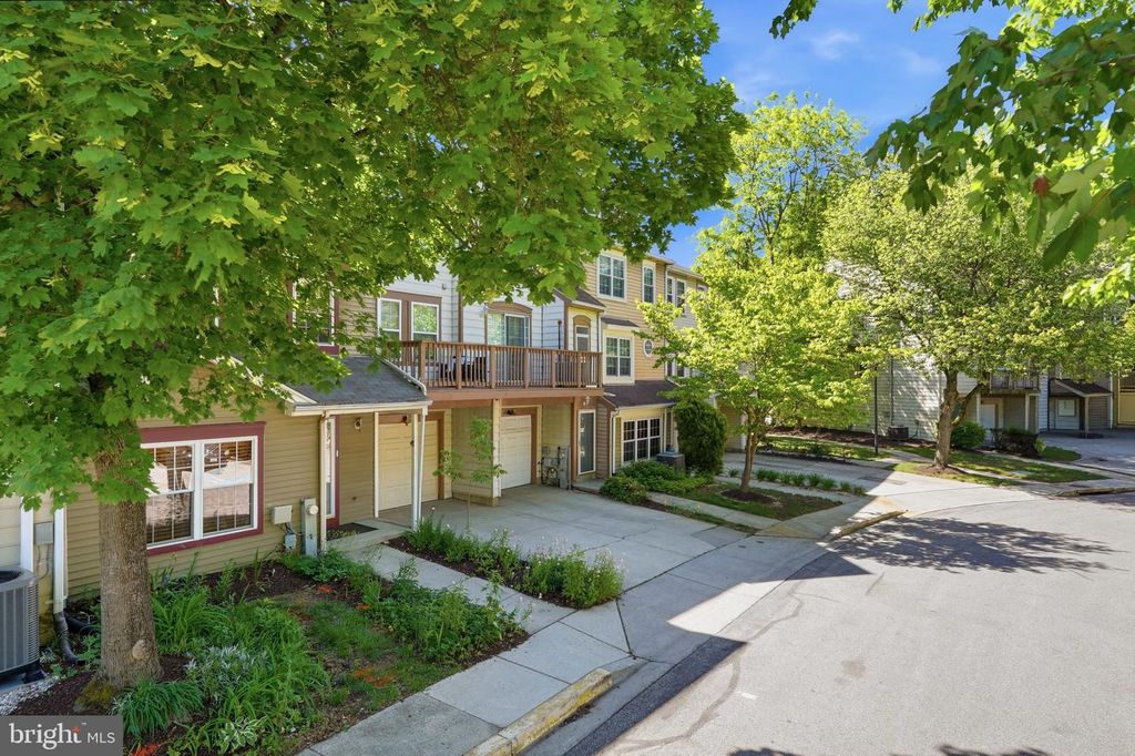 Image 3 of property listing at 4753 RIVER VALLEY WAY #56, Bowie, MD 20720