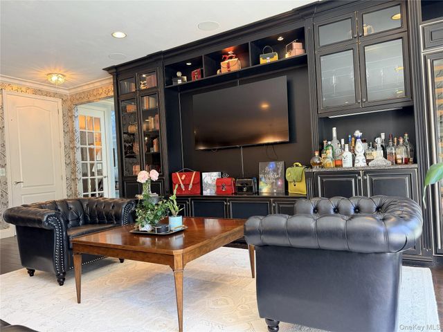 38 Hamlet Woods Drive, Saint James, NY 11780
