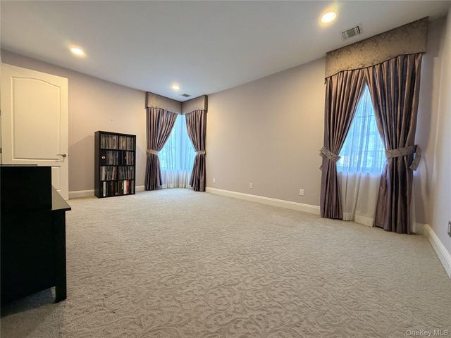 38 Hamlet Woods Drive, Saint James, NY 11780