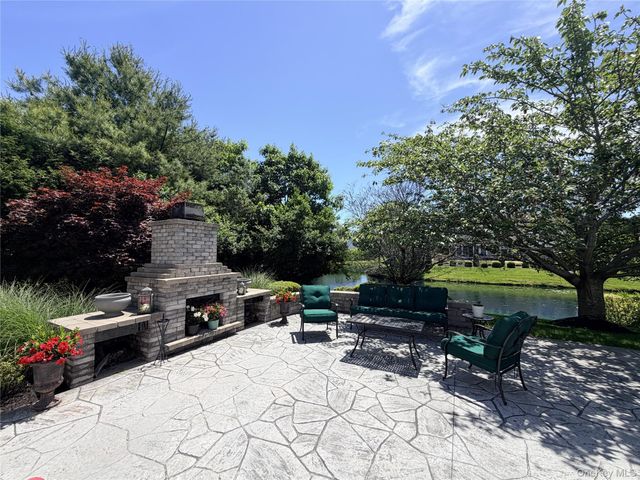 38 Hamlet Woods Drive, Saint James, NY 11780