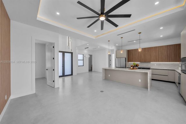 1055 Embers PKWY W, Cape Coral, FL 33993