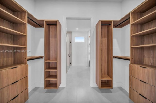 1055 Embers PKWY W, Cape Coral, FL 33993