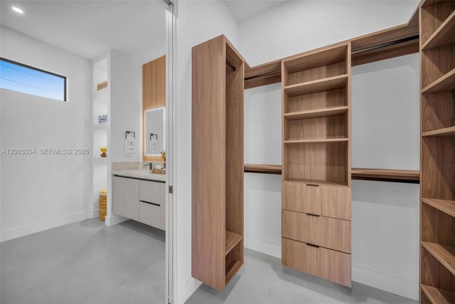 1055 Embers PKWY W, Cape Coral, FL 33993