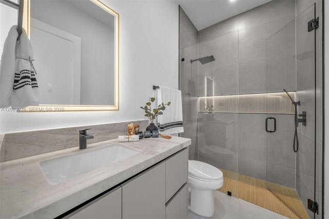 1055 Embers PKWY W, Cape Coral, FL 33993