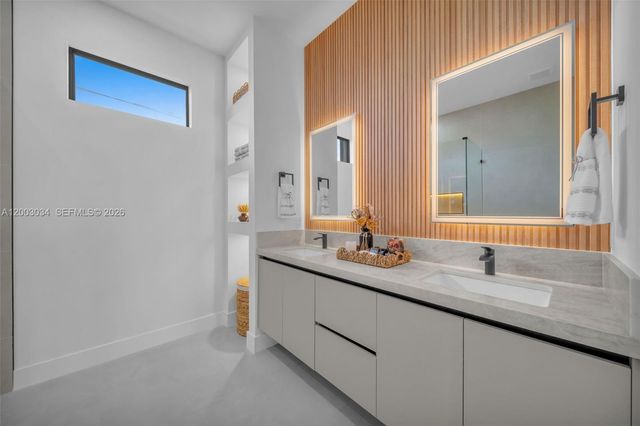 1055 Embers PKWY W, Cape Coral, FL 33993