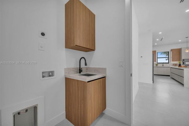 1055 Embers PKWY W, Cape Coral, FL 33993