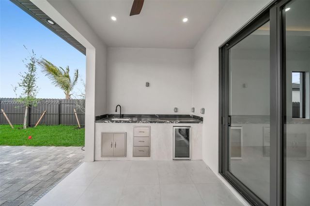 1055 Embers PKWY W, Cape Coral, FL 33993