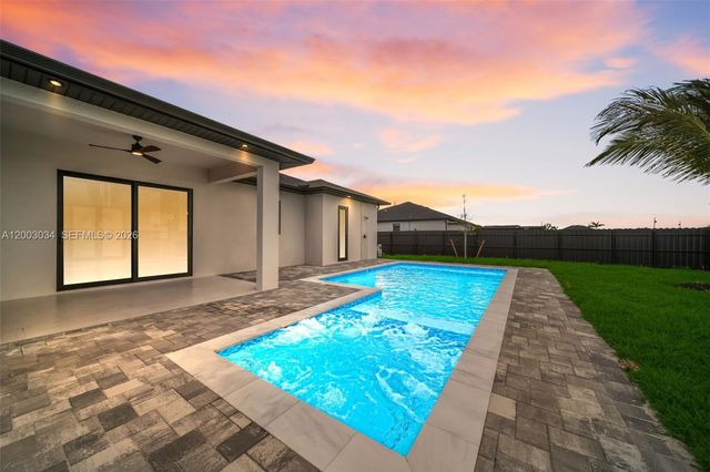 1055 Embers PKWY W, Cape Coral, FL 33993