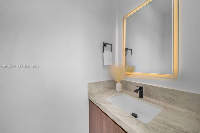 1055 Embers PKWY W, Cape Coral, FL 33993