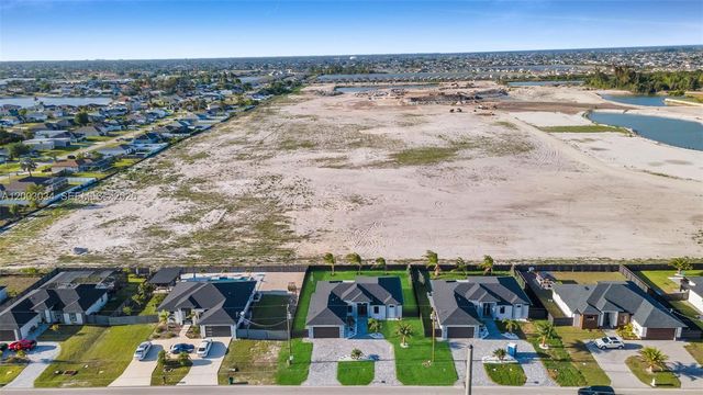 1055 Embers PKWY W, Cape Coral, FL 33993