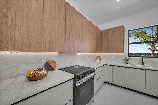 1055 Embers PKWY W, Cape Coral, FL 33993