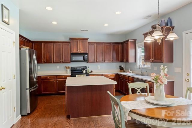 2515 Godsey Wood Drive, Charlotte, NC 28213