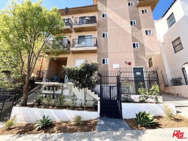 2637 S Manhattan Place 8, Los Angeles, CA 90018
