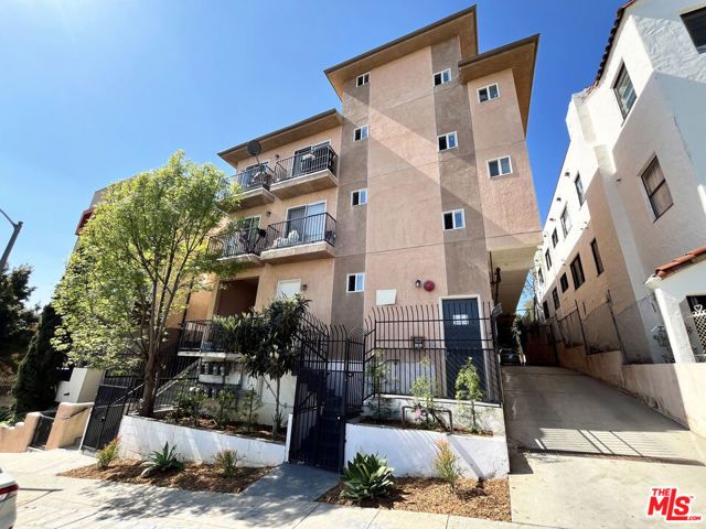 2637 S Manhattan Place 8, Los Angeles, CA 90018