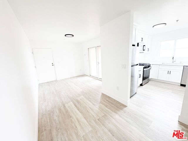 2637 S Manhattan Place 8, Los Angeles, CA 90018