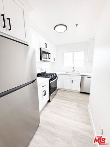 2637 S Manhattan Place 8, Los Angeles, CA 90018