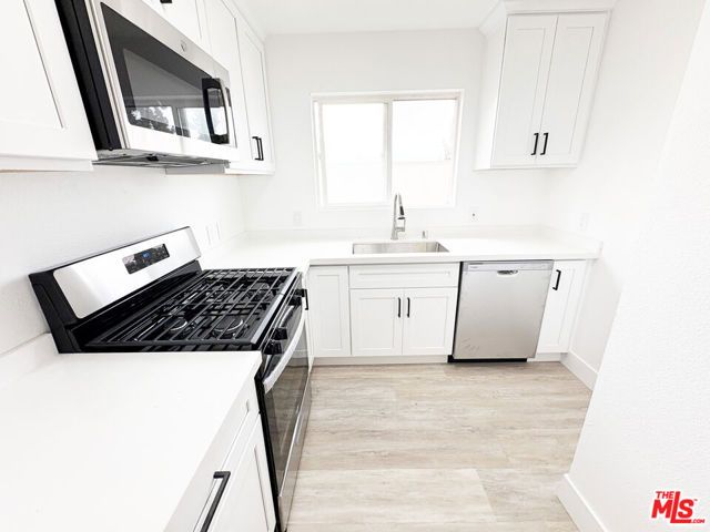 2637 S Manhattan Place 8, Los Angeles, CA 90018