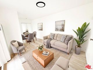 2637 S Manhattan Place 8, Los Angeles, CA 90018