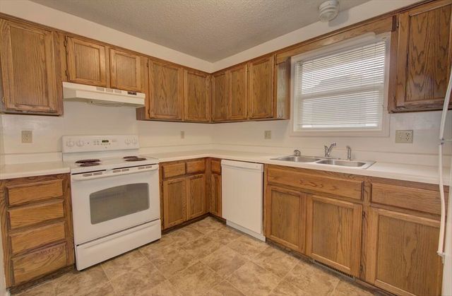 108 W Robberson Street, Willard, MO 65781