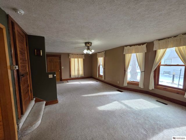 1175 N Locust Street, Wahoo, NE 68066