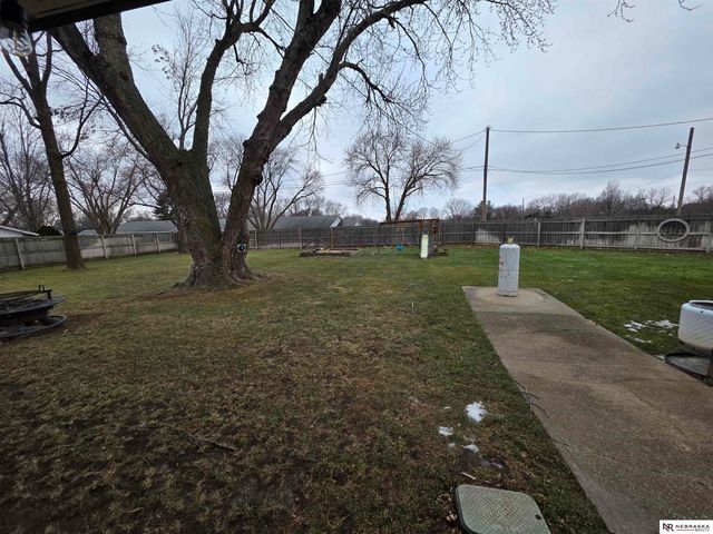 1175 N Locust Street, Wahoo, NE 68066