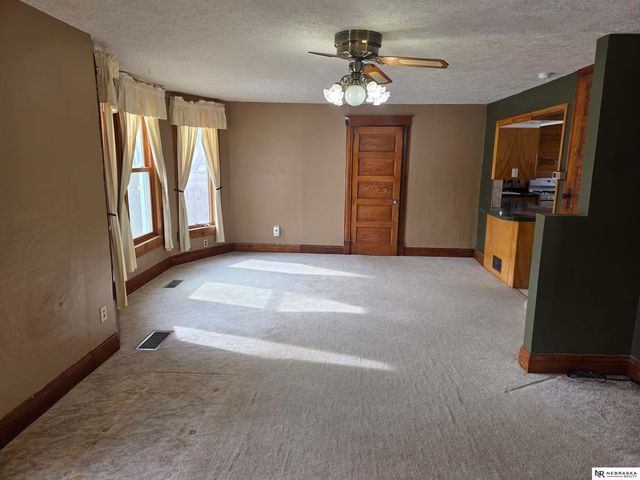 1175 N Locust Street, Wahoo, NE 68066