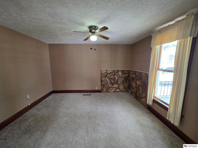 1175 N Locust Street, Wahoo, NE 68066