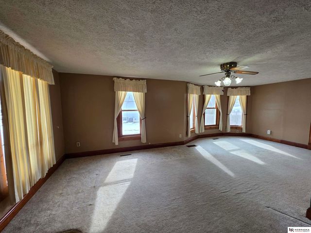 1175 N Locust Street, Wahoo, NE 68066