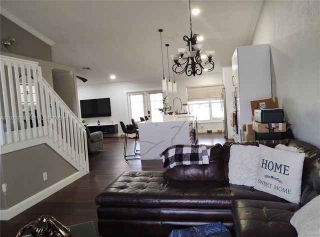 18365 NW 21st St, Pembroke Pines, FL 33029