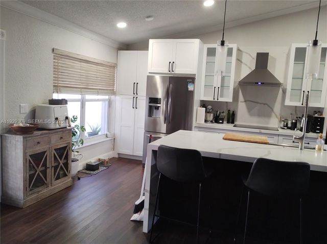 18365 NW 21st St, Pembroke Pines, FL 33029