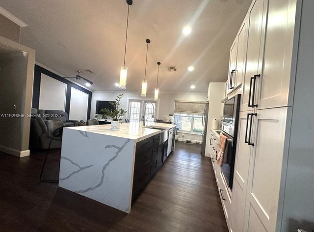 18365 NW 21st St, Pembroke Pines, FL 33029