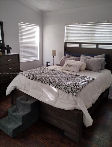 18365 NW 21st St, Pembroke Pines, FL 33029