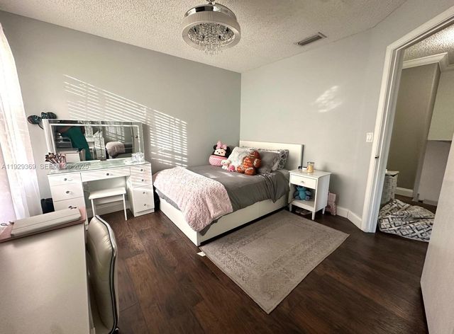 18365 NW 21st St, Pembroke Pines, FL 33029