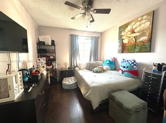 18365 NW 21st St, Pembroke Pines, FL 33029