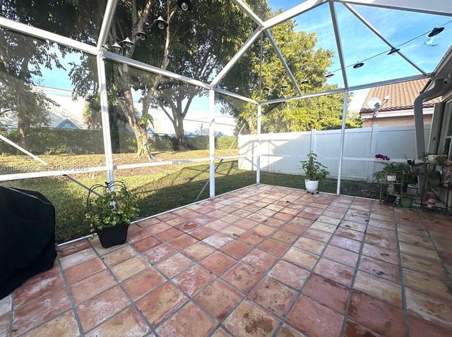 18365 NW 21st St, Pembroke Pines, FL 33029