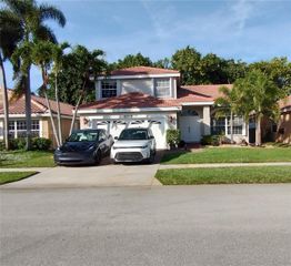 18365 NW 21st St, Pembroke Pines, FL 33029