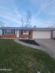 413 S Harefoote Street, Holland, OH 43528