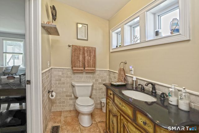 136 Hillside Avenue, Milford, CT 06460