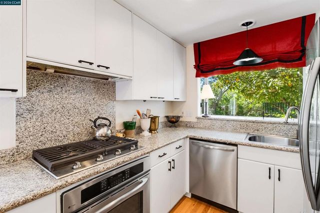 408 Fraga Ct, Martinez, CA 94553